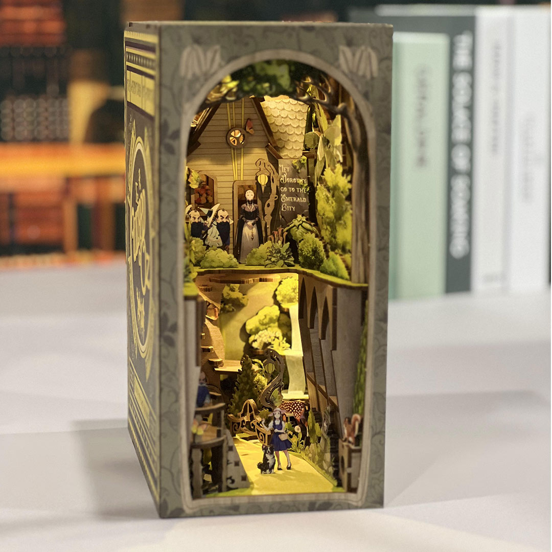 The Wizard of Oz DIY Book Nook Shelf Insert