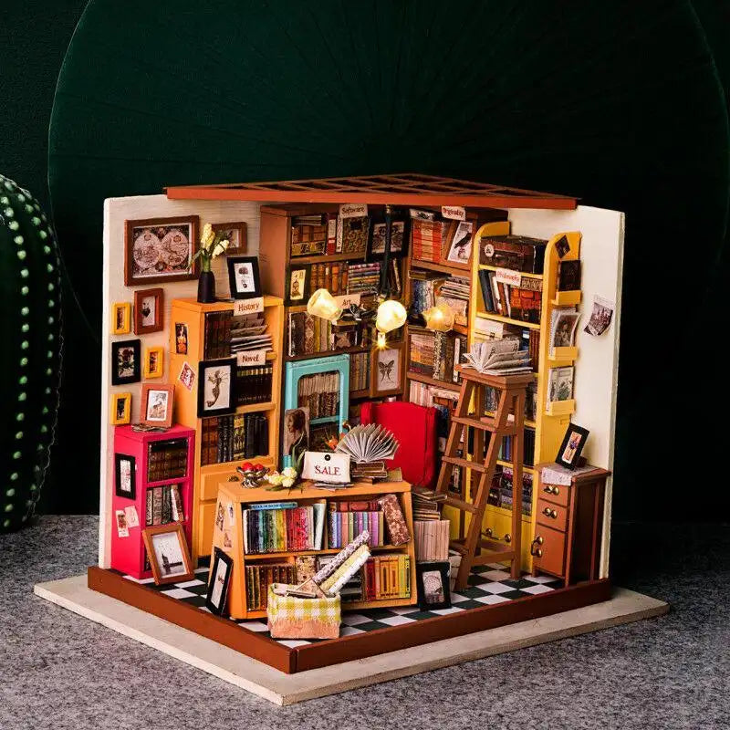 Miniature House Sam's Library