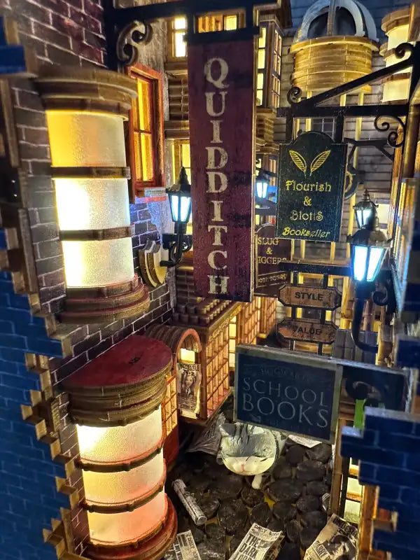 Book Nook Diagon Alley (3 Levels)