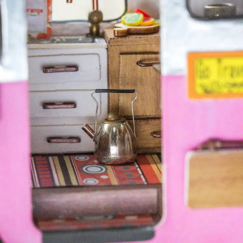 Miniature House Jane's Caravan