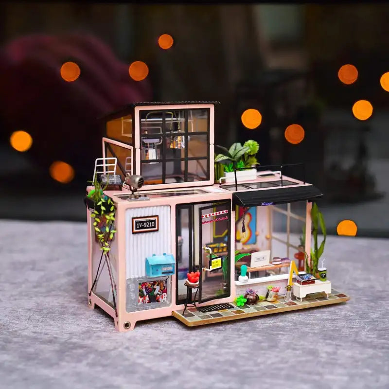 Kevin's Bachelor Studio Miniature House