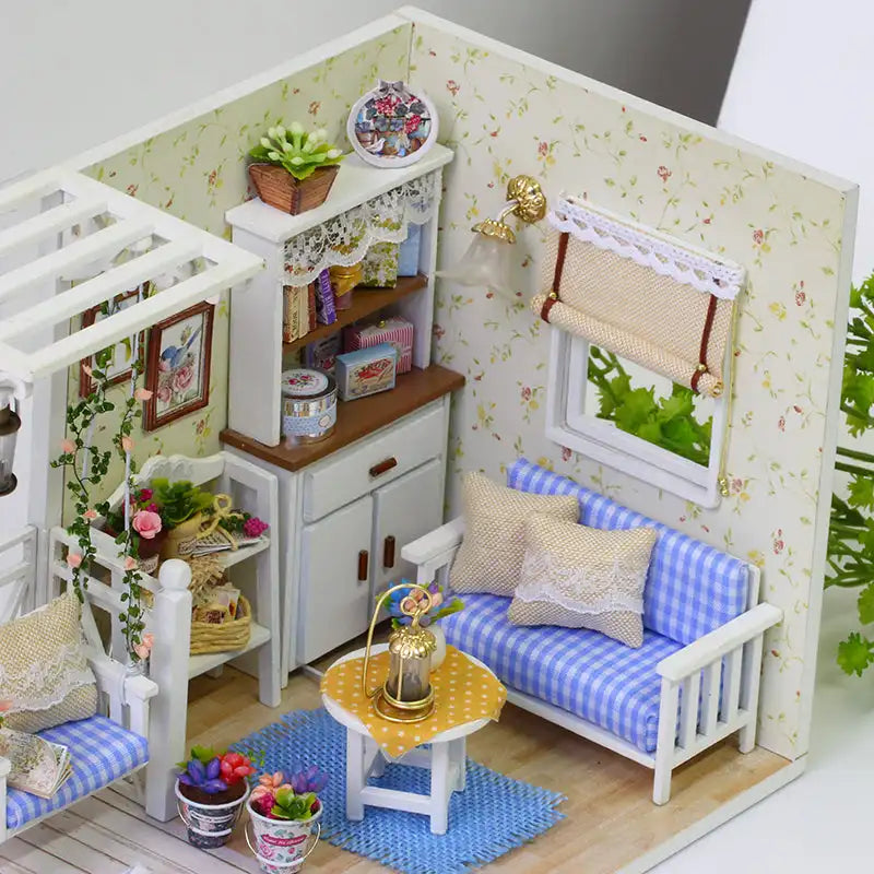 Miniature House Garden Lounge